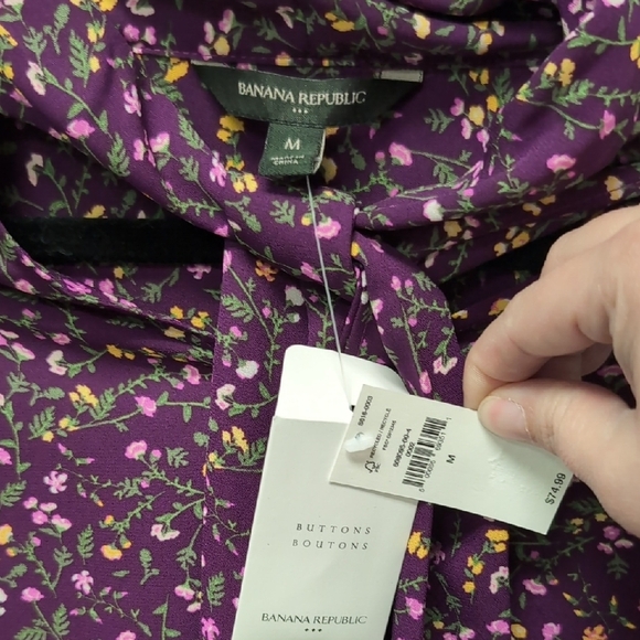 Banana Republic Berry Wine Tie Neck Blouse. Size M. NWT - Picture 3 of 7